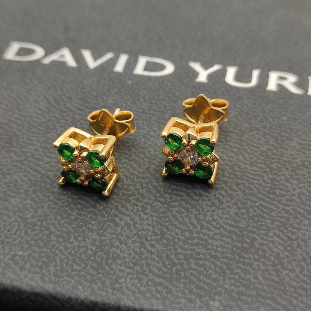 ✨David Yurman Gold Green Emerald & Diamond Flower Studs